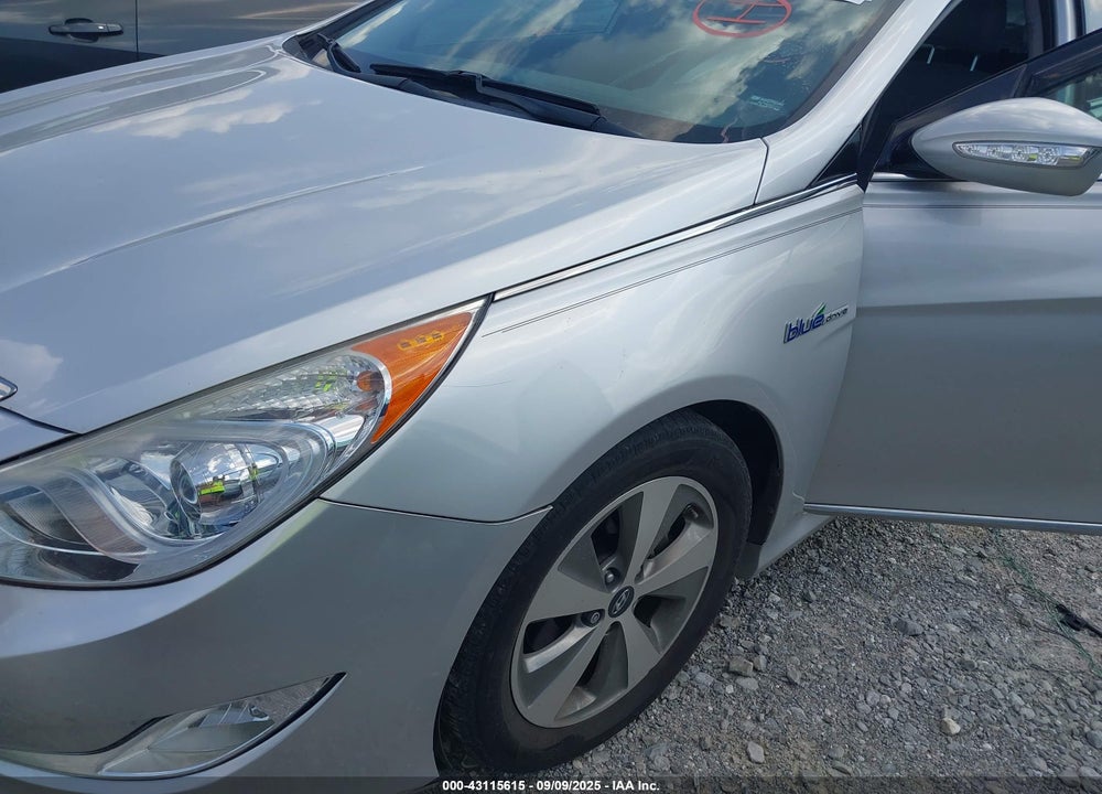 2012 HYUNDAI SONATA HYBRID VIN: KMHEC4A41CA062216