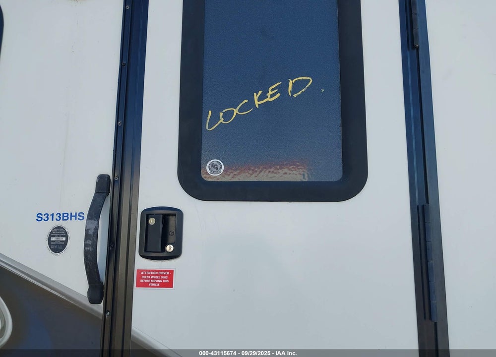 2015 SHADOW CRUISER TRAVEL TRAILER VIN: 5RXTD3125F1031246