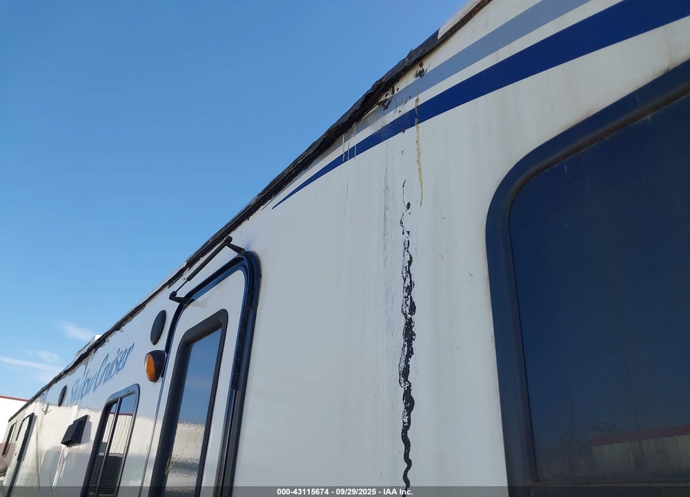 2015 SHADOW CRUISER TRAVEL TRAILER VIN: 5RXTD3125F1031246