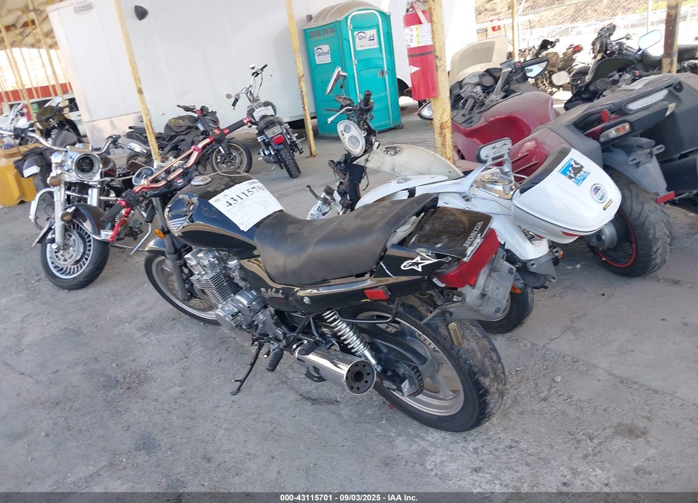1992 HONDA CB750 VIN: JH2RC3817NM100052