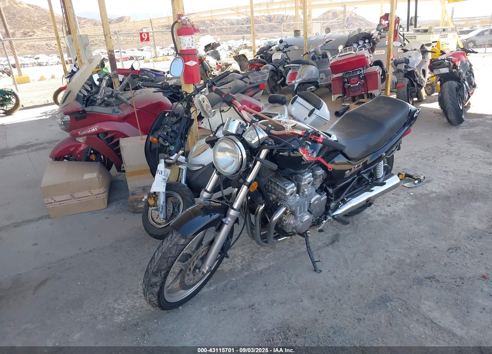1992 HONDA CB750 VIN: JH2RC3817NM100052