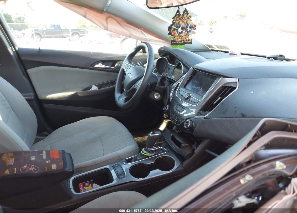 2019 CHEVROLET CRUZE VIN: 3G1BC6SM6KS547183