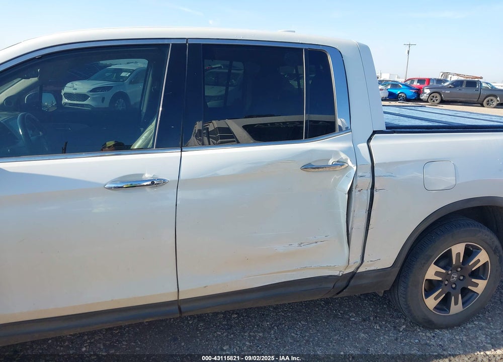 2018 HONDA RIDGELINE VIN: 5FPYK3F78JB005430