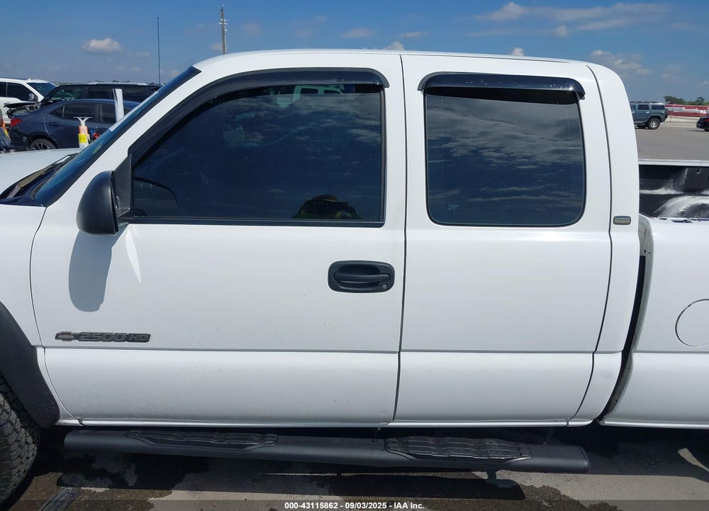 2002 CHEVROLET SILVERADO 2500HD VIN: 1GCHC29U32E252262