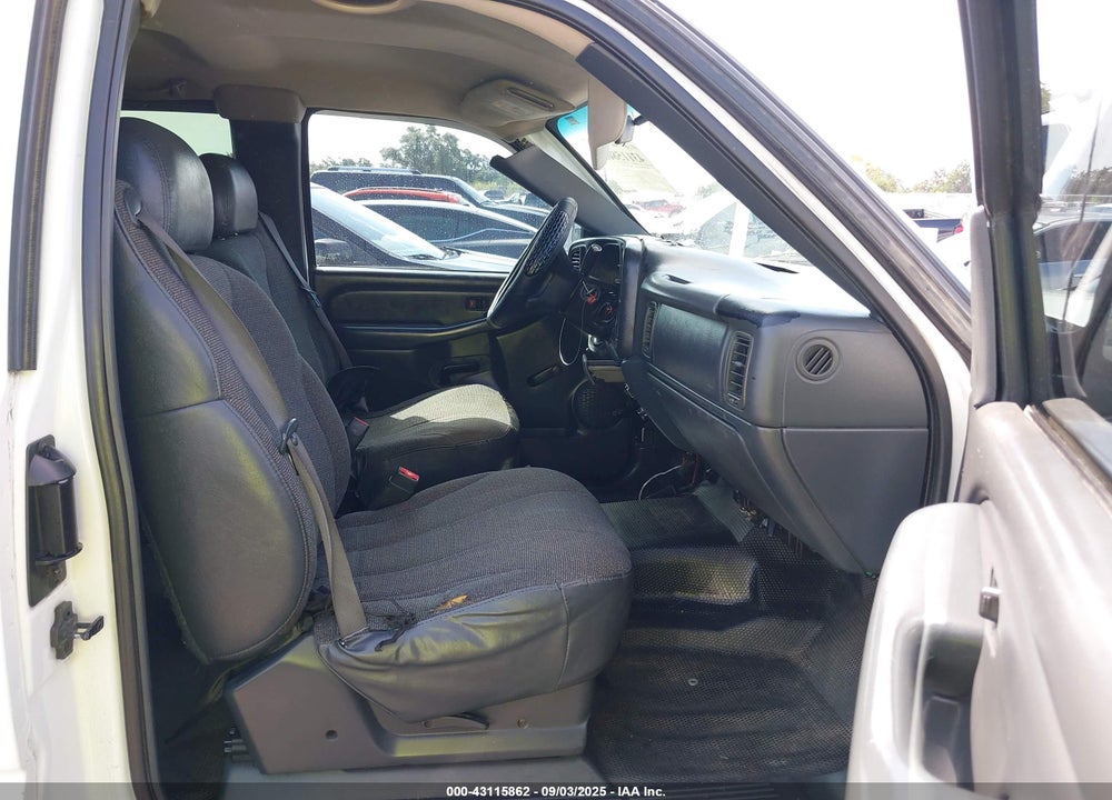 2002 CHEVROLET SILVERADO 2500HD VIN: 1GCHC29U32E252262
