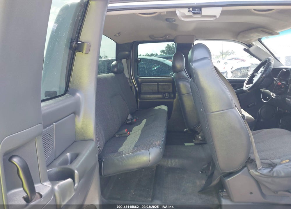 2002 CHEVROLET SILVERADO 2500HD VIN: 1GCHC29U32E252262