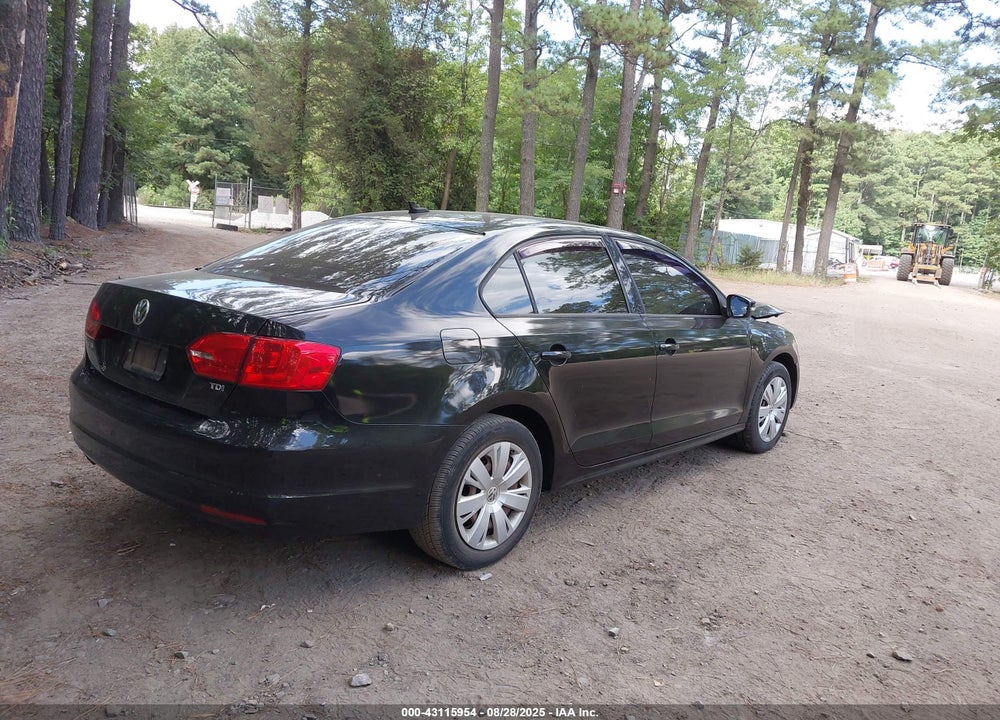 2014 VOLKSWAGEN JETTA VIN: 3VW3L7AJXEM415137