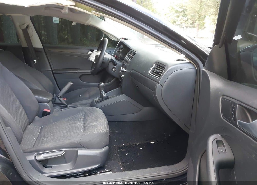 2014 VOLKSWAGEN JETTA VIN: 3VW3L7AJXEM415137