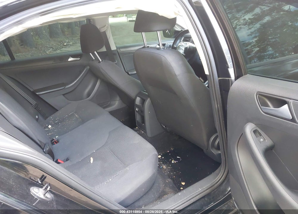 2014 VOLKSWAGEN JETTA VIN: 3VW3L7AJXEM415137