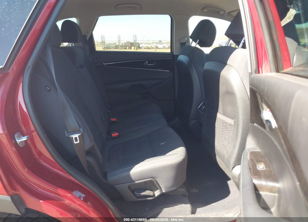 2017 KIA SORENTO VIN: 5XYPGDA30HG282141