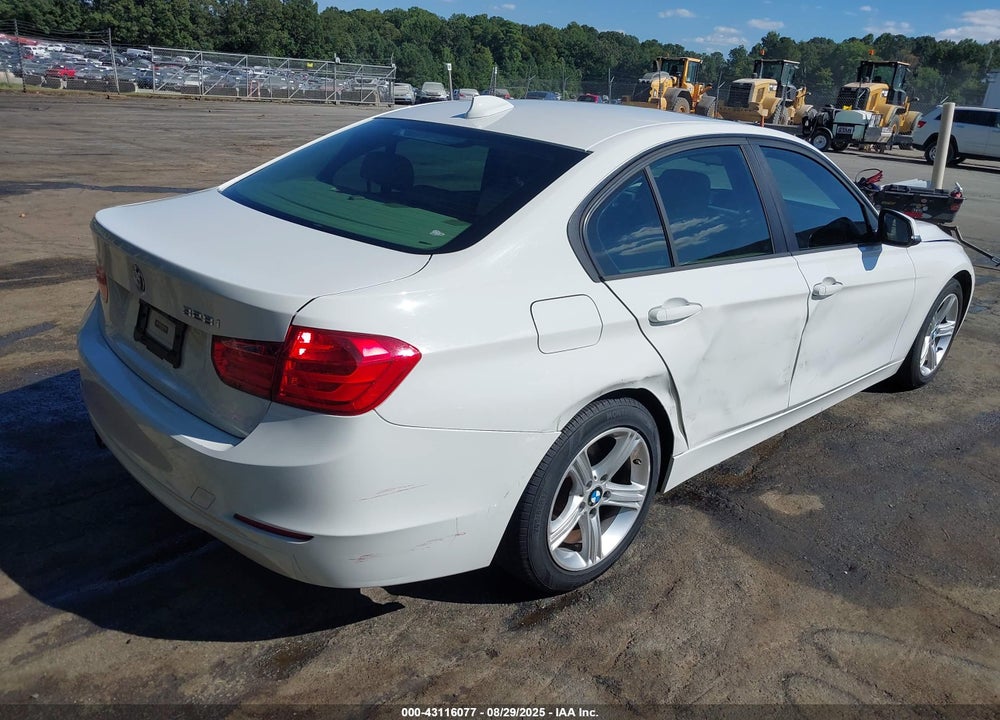 2013 BMW 3 SERIES VIN: WBA3A5C54DF358121