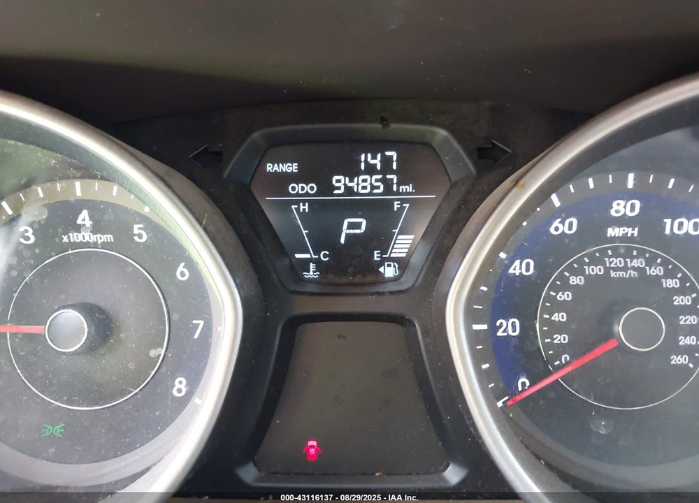 2013 HYUNDAI ELANTRA VIN: 5NPDH4AE6DH172893