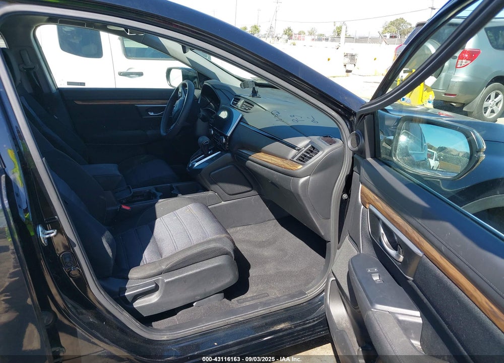 2018 HONDA CR-V VIN: 7FARW2H57JE105935