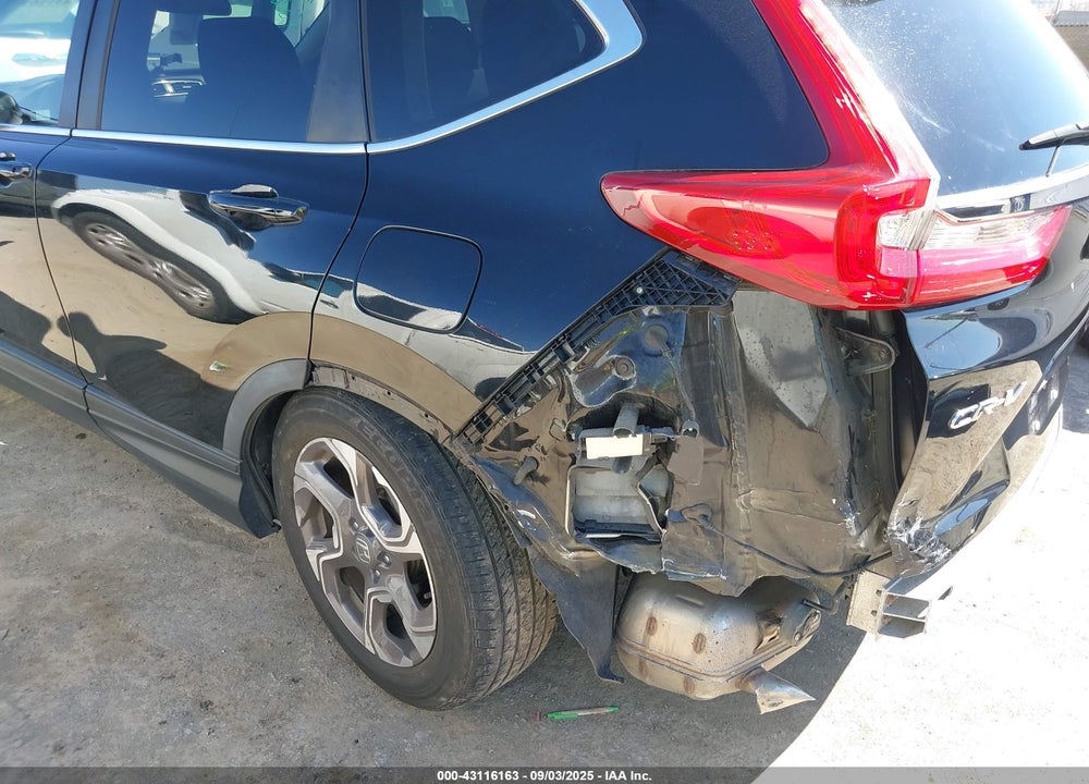 2018 HONDA CR-V VIN: 7FARW2H57JE105935