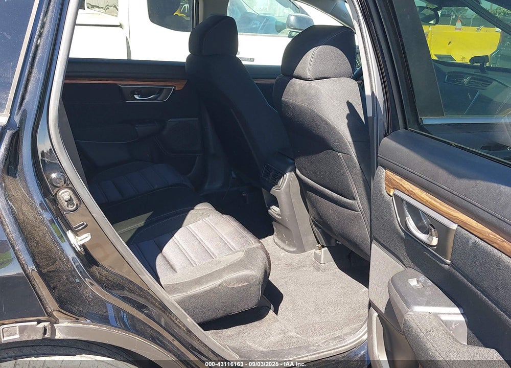 2018 HONDA CR-V VIN: 7FARW2H57JE105935