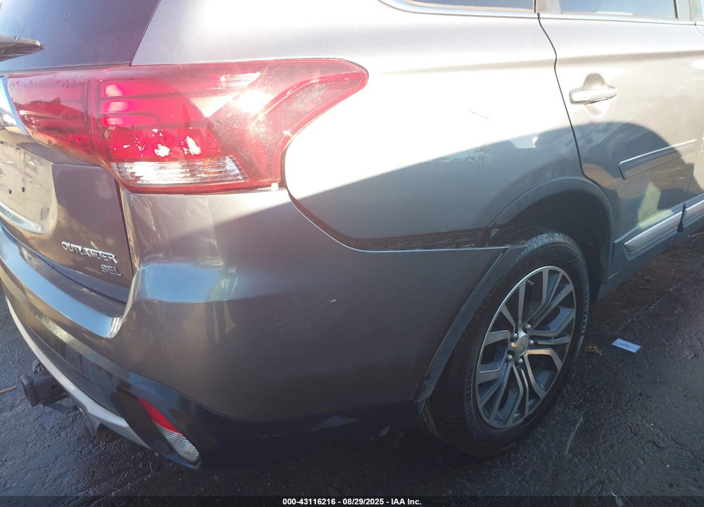 2017 MITSUBISHI OUTLANDER VIN: JA4AD3A38HZ015978