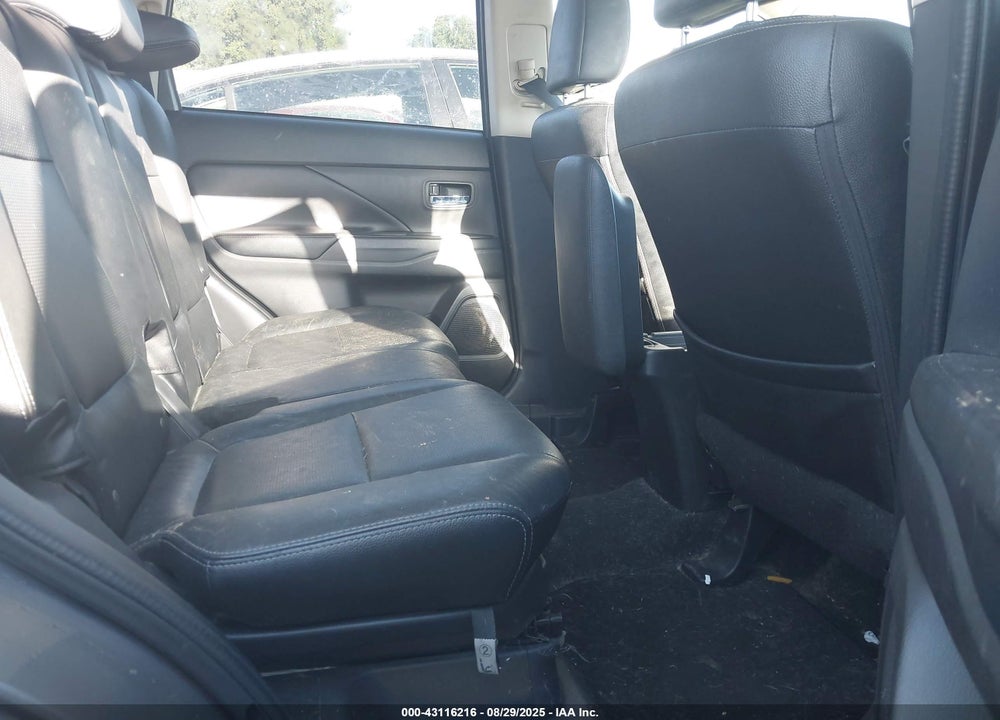 2017 MITSUBISHI OUTLANDER VIN: JA4AD3A38HZ015978