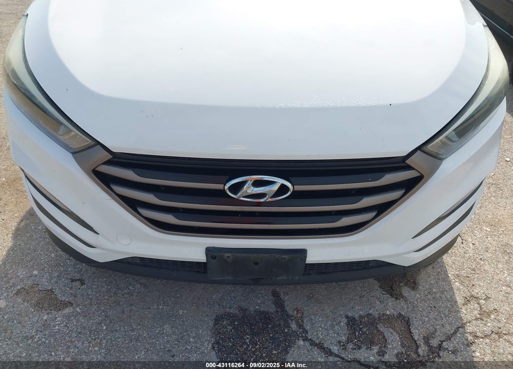 2016 HYUNDAI TUCSON VIN: KM8J33A40GU072605