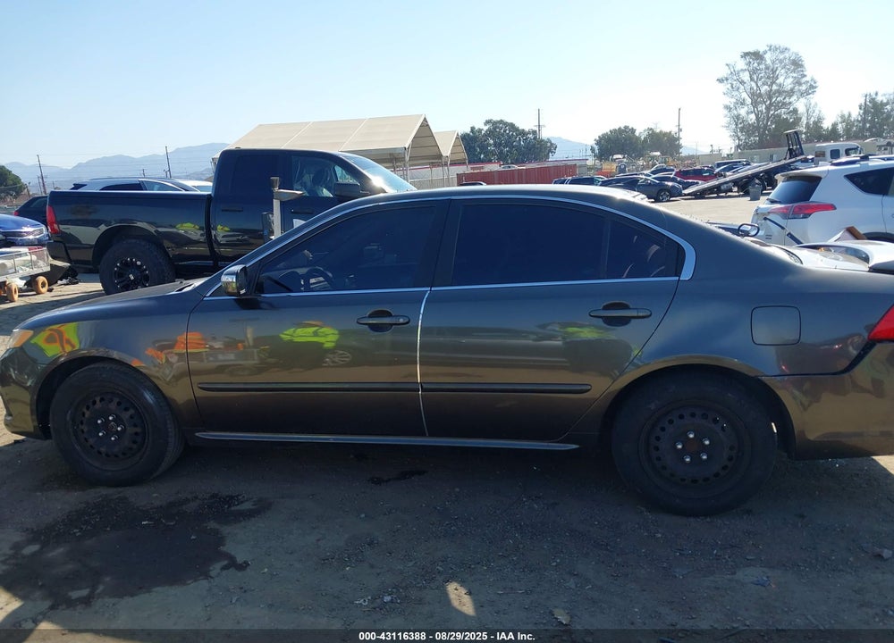 2009 KIA OPTIMA VIN: KNAGE228X95333494