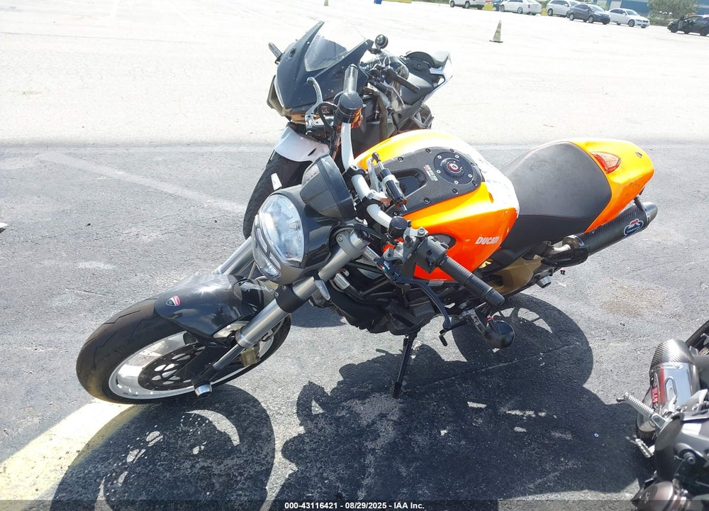2011 DUCATI MONSTER 696 VIN: ZDM1RADN6BB043548