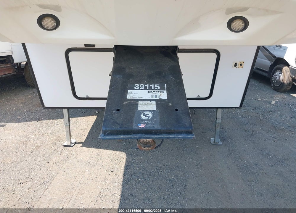 2018 VOLTAGE TRITON 3561 VIN: 4YDF35623JZ990997