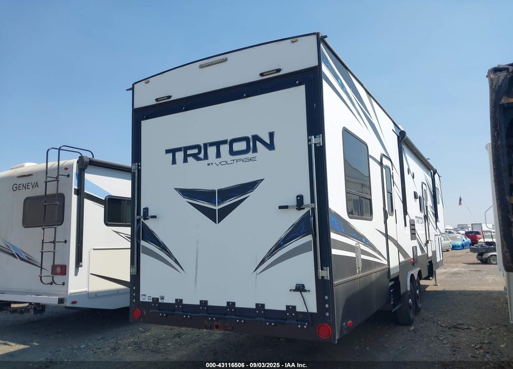2018 VOLTAGE TRITON 3561 VIN: 4YDF35623JZ990997