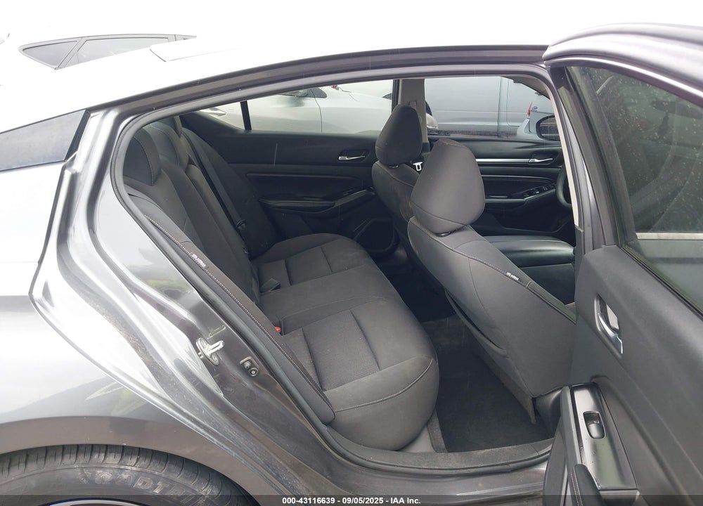 2021 NISSAN ALTIMA SV FWD VIN: 1N4BL4DV0MN326330
