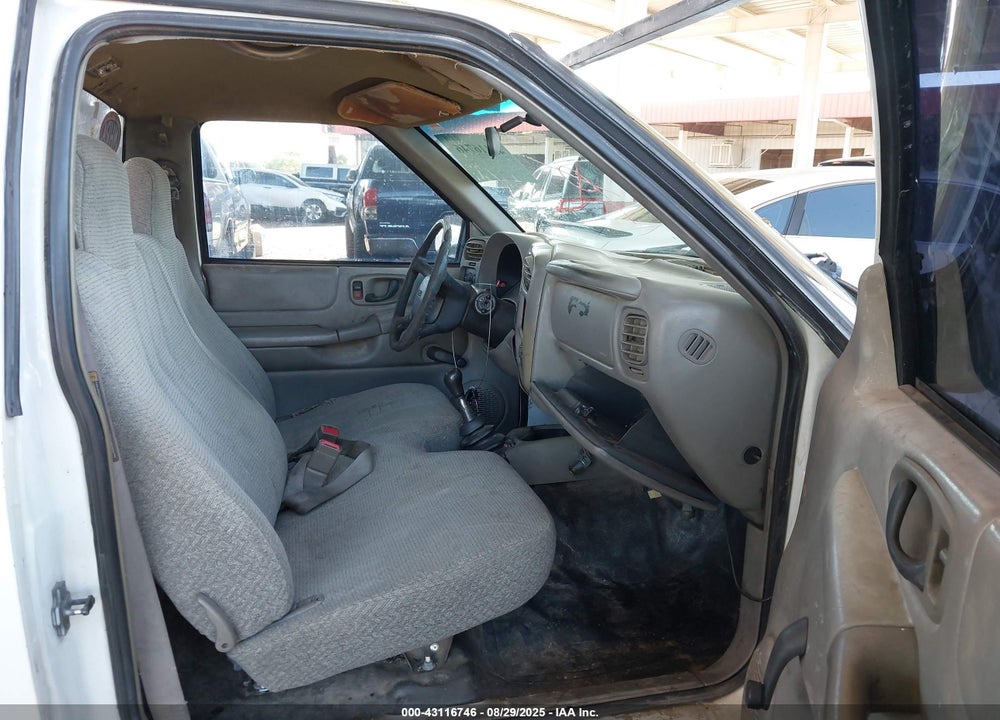 2000 ISUZU HOMBRE XS VIN: 1GGCS1449Y8702615