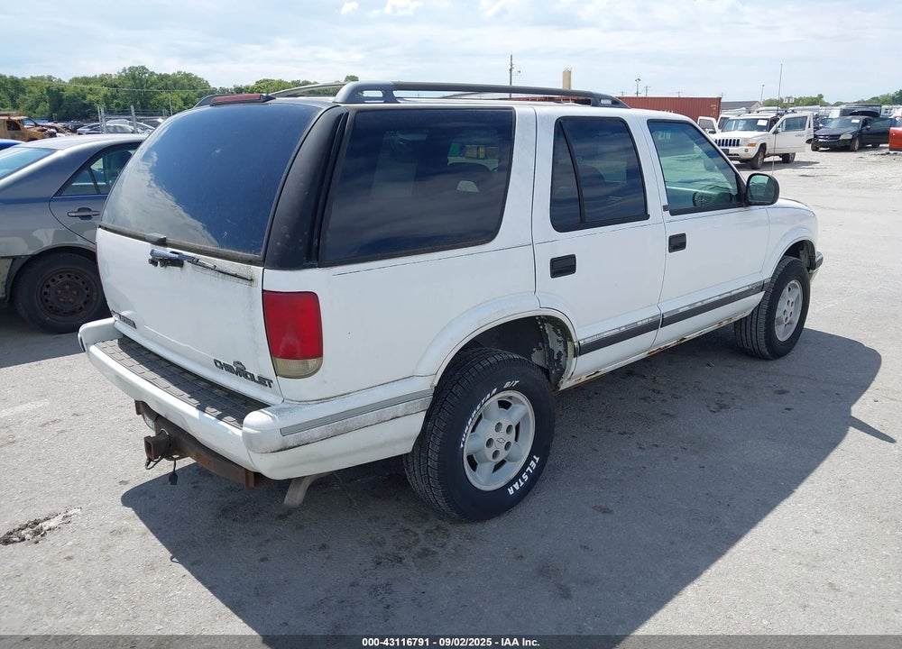 1996 CHEVROLET BLAZER VIN: 1GNDT13W8T2317457