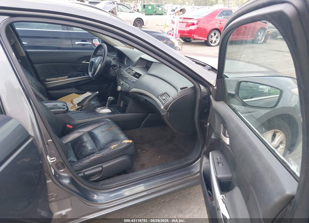 2008 HONDA ACCORD VIN: 1HGCP26808A133155