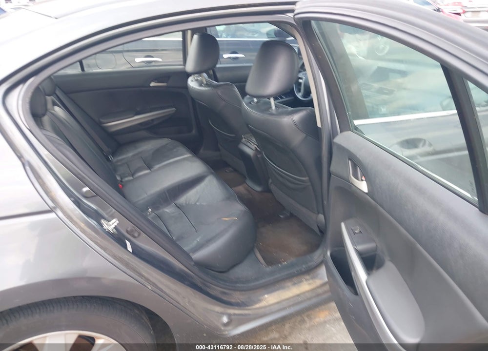 2008 HONDA ACCORD VIN: 1HGCP26808A133155