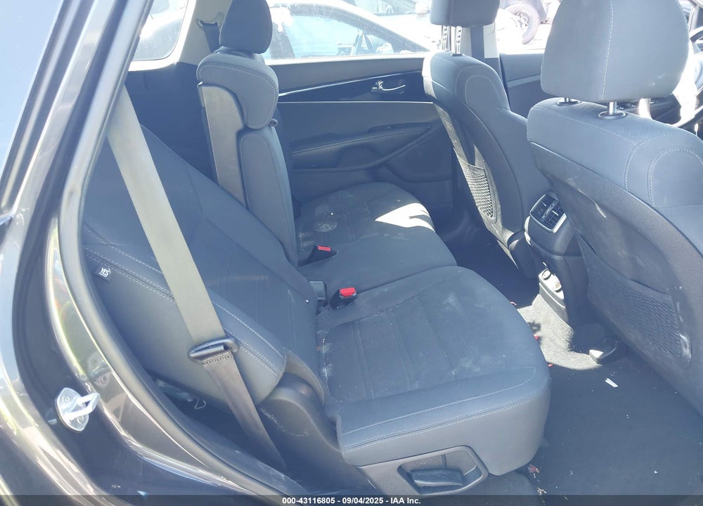 2019 KIA SORENTO 2.4L LX VIN: 5XYPG4A33KG537436