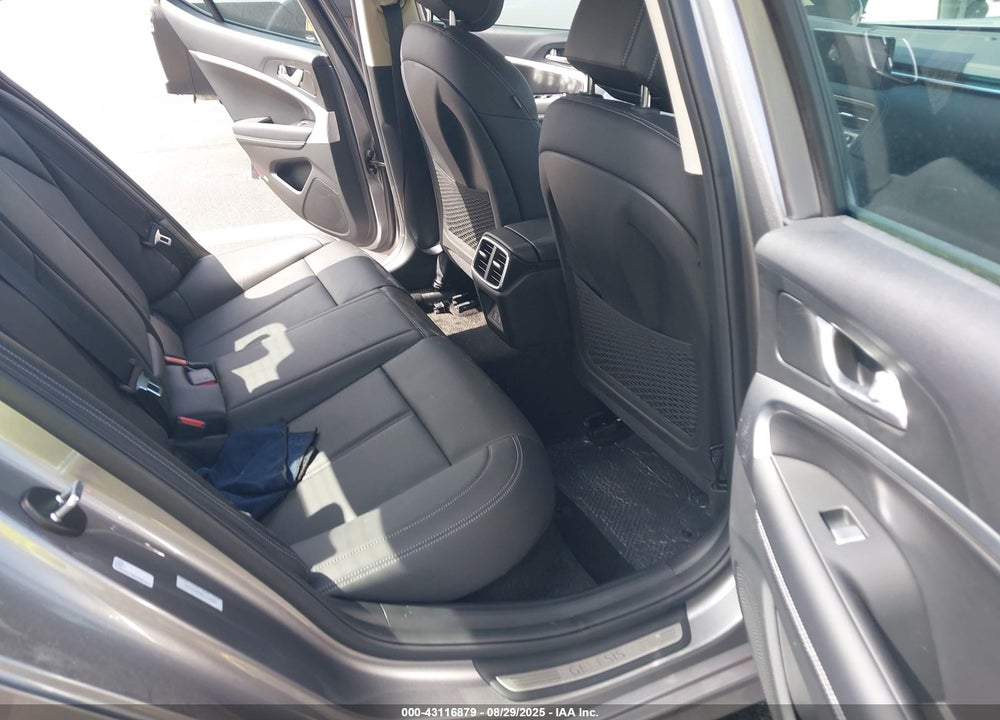 2025 GENESIS G70 VIN: KMTG34SC0SU157562