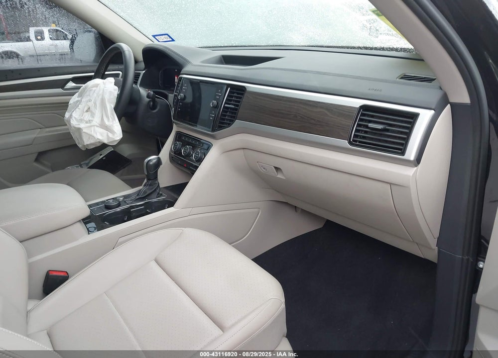 2022 VOLKSWAGEN ATLAS VIN: 1V2KR2CA6NC557627