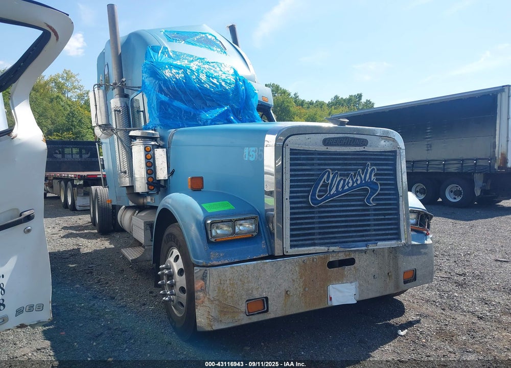 1999 FREIGHTLINER CONVENTIONAL FLD120 VIN: 1FUPDXYB0XDB02639