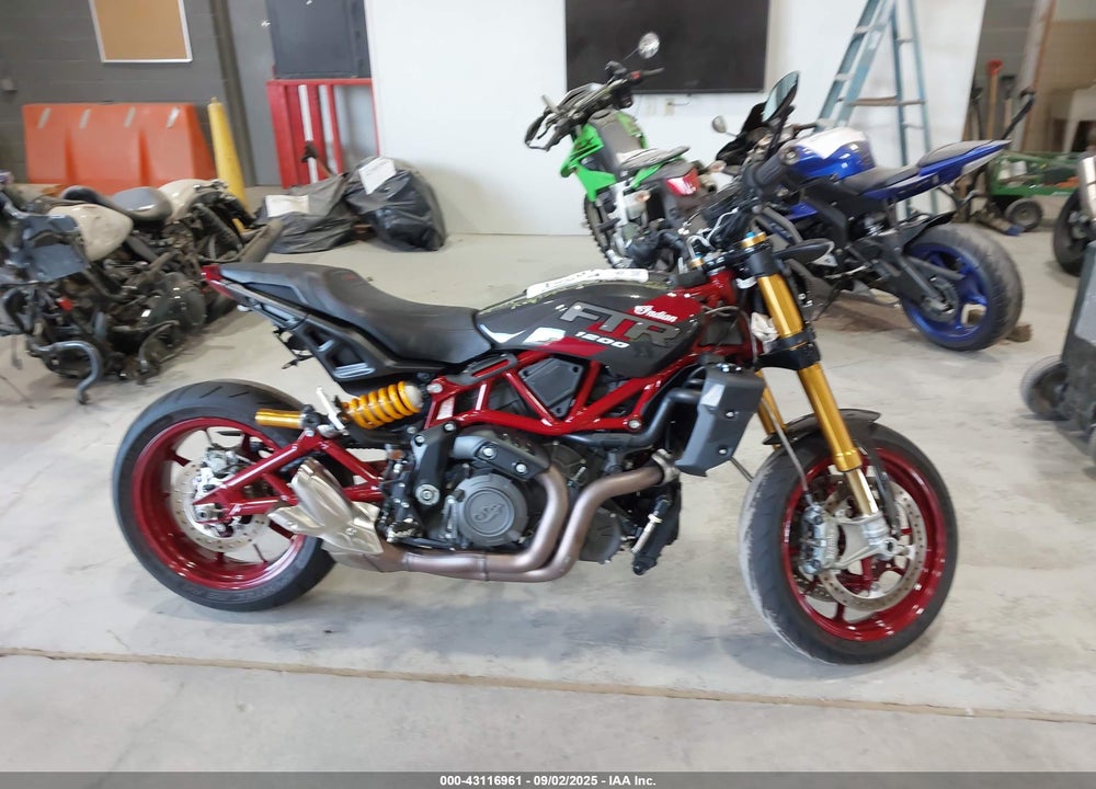 2024 INDIAN MOTORCYCLE CO. FTR R CARBON VIN: 56KRZR220R3019198