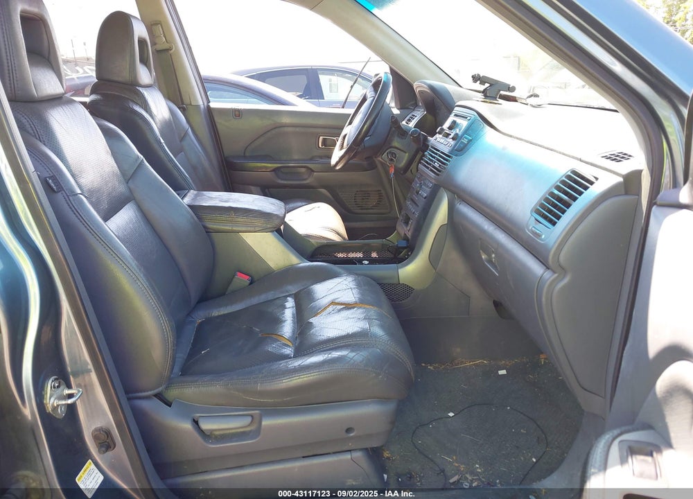 2005 HONDA PILOT EX-L VIN: 5FNYF18565B048067