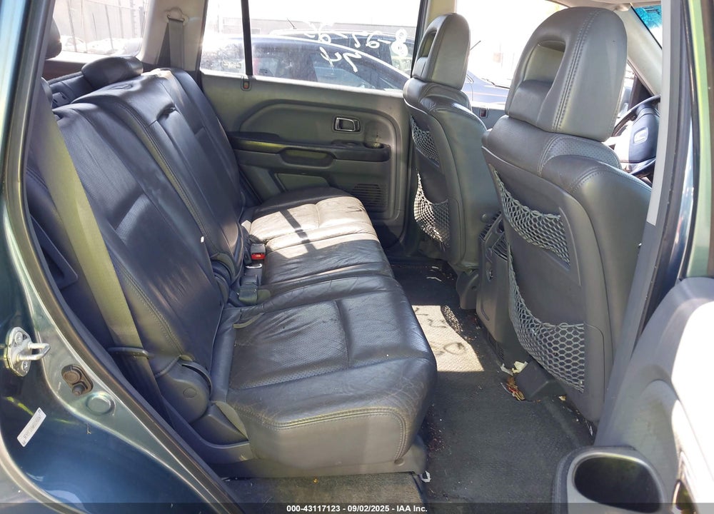 2005 HONDA PILOT EX-L VIN: 5FNYF18565B048067