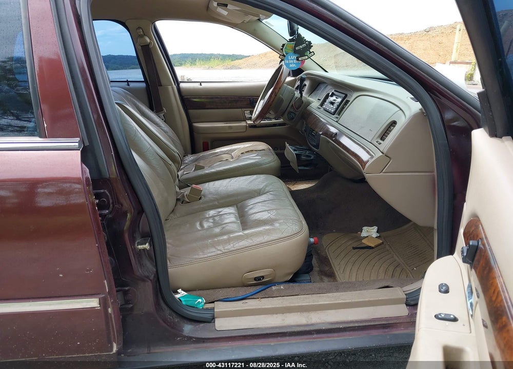 2005 MERCURY GRAND MARQUIS LS/LSE VIN: 2MEFM75W35X617338