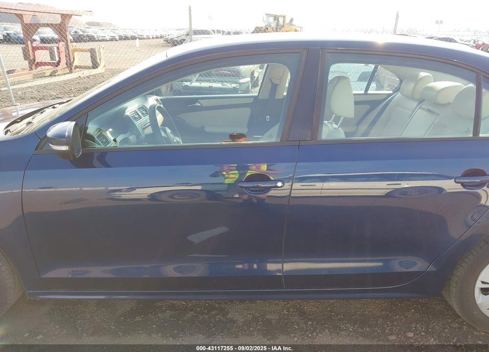 2011 VOLKSWAGEN JETTA 2.5L SE VIN: 3VWDZ7AJ0BM062180