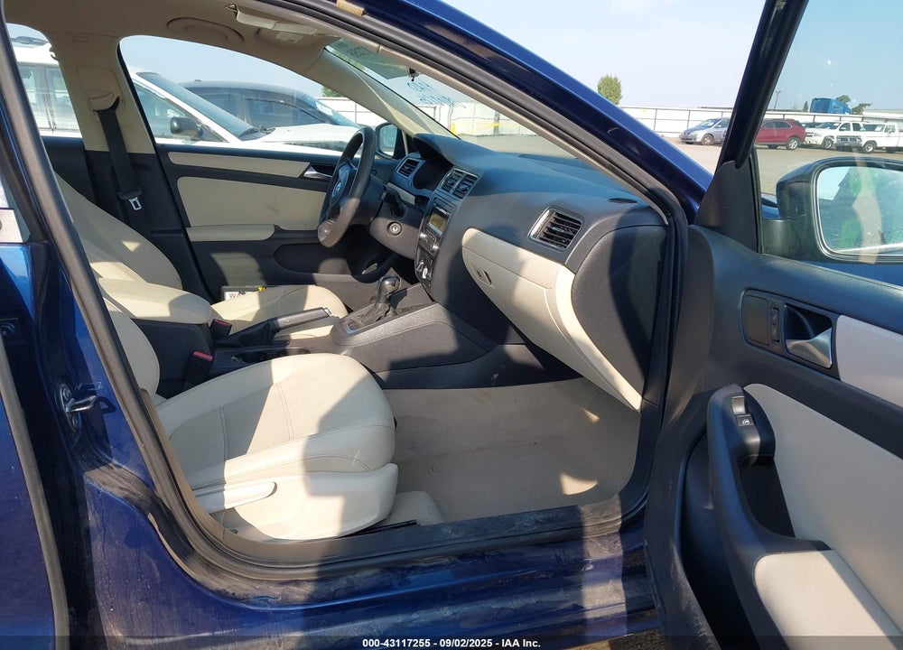 2011 VOLKSWAGEN JETTA 2.5L SE VIN: 3VWDZ7AJ0BM062180