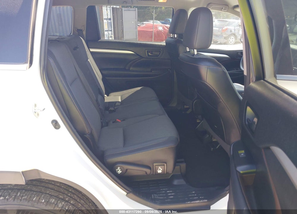 2016 TOYOTA HIGHLANDER VIN: 5TDZKRFH3GS121003