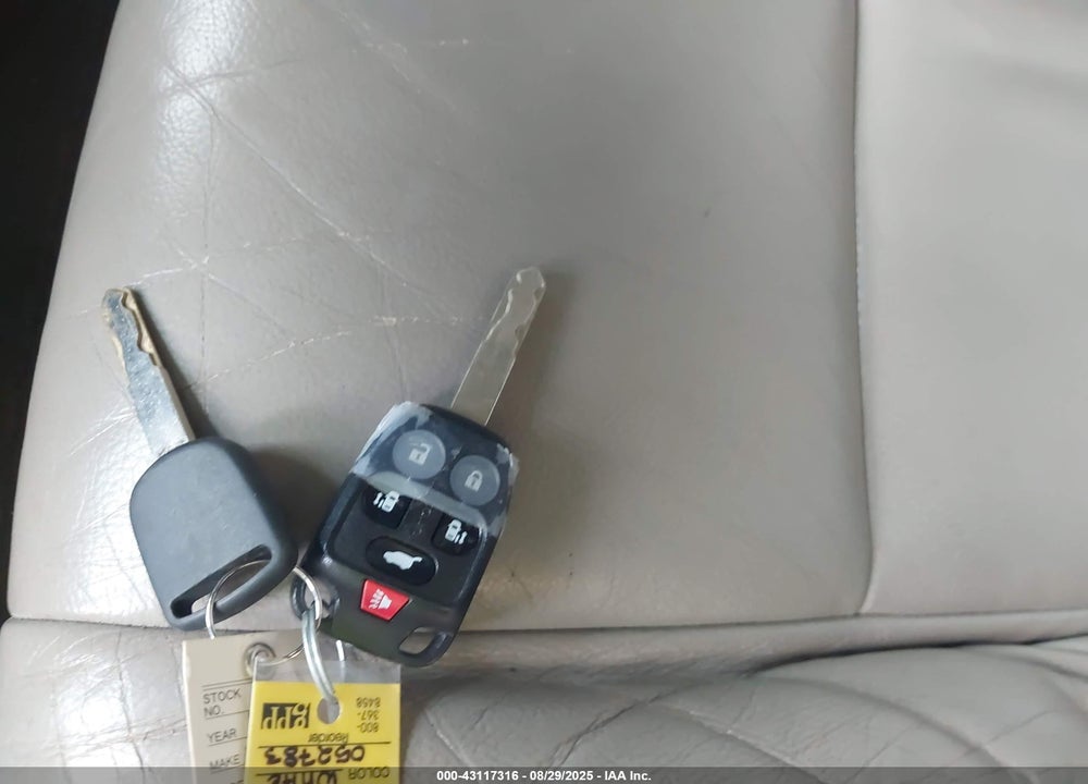 2011 HONDA ODYSSEY VIN: 5FNRL5H67BB052783