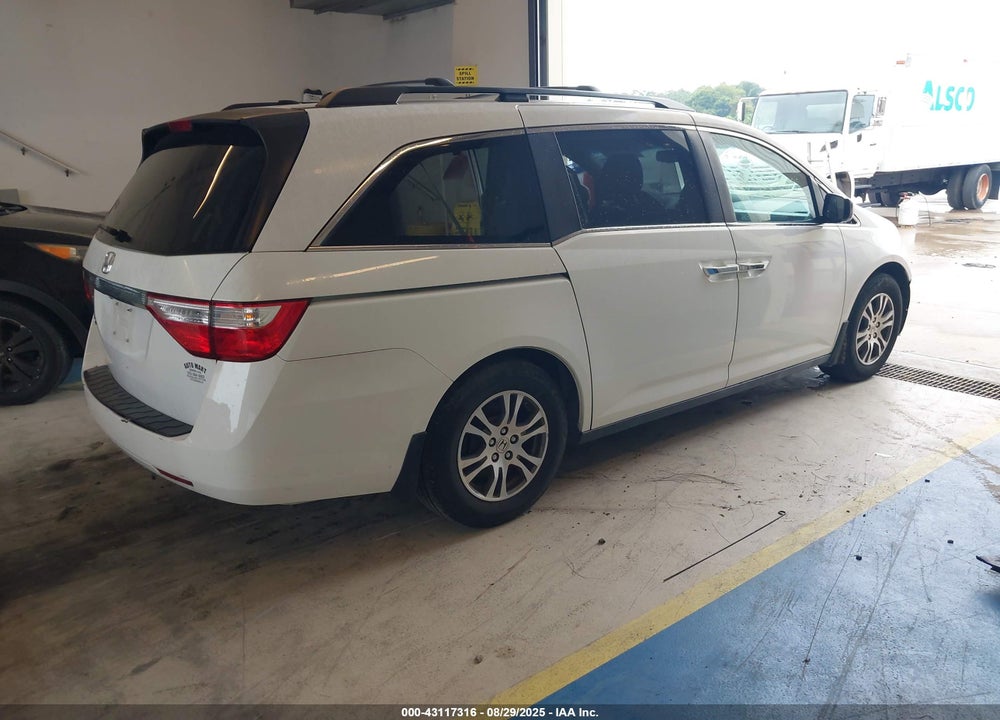 2011 HONDA ODYSSEY VIN: 5FNRL5H67BB052783