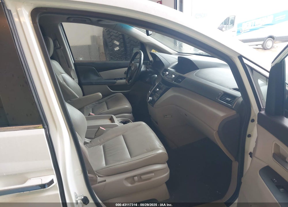 2011 HONDA ODYSSEY VIN: 5FNRL5H67BB052783