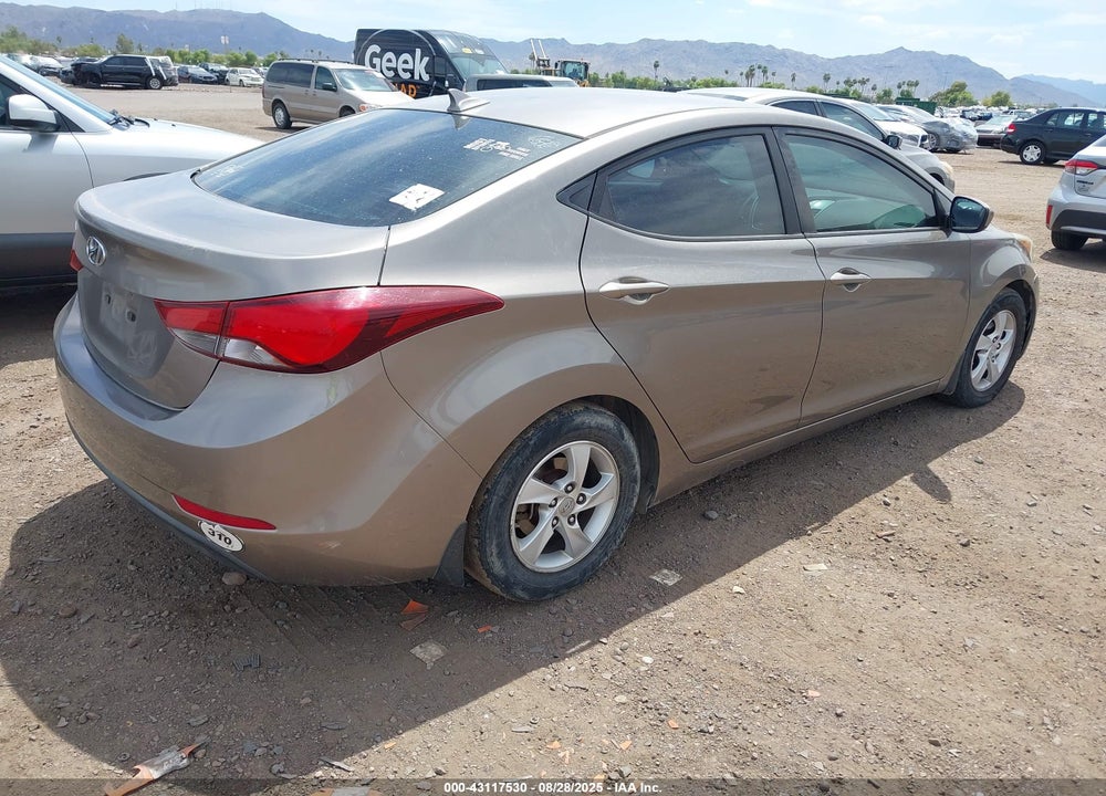 2015 HYUNDAI ELANTRA VIN: 5NPDH4AE6FH582810