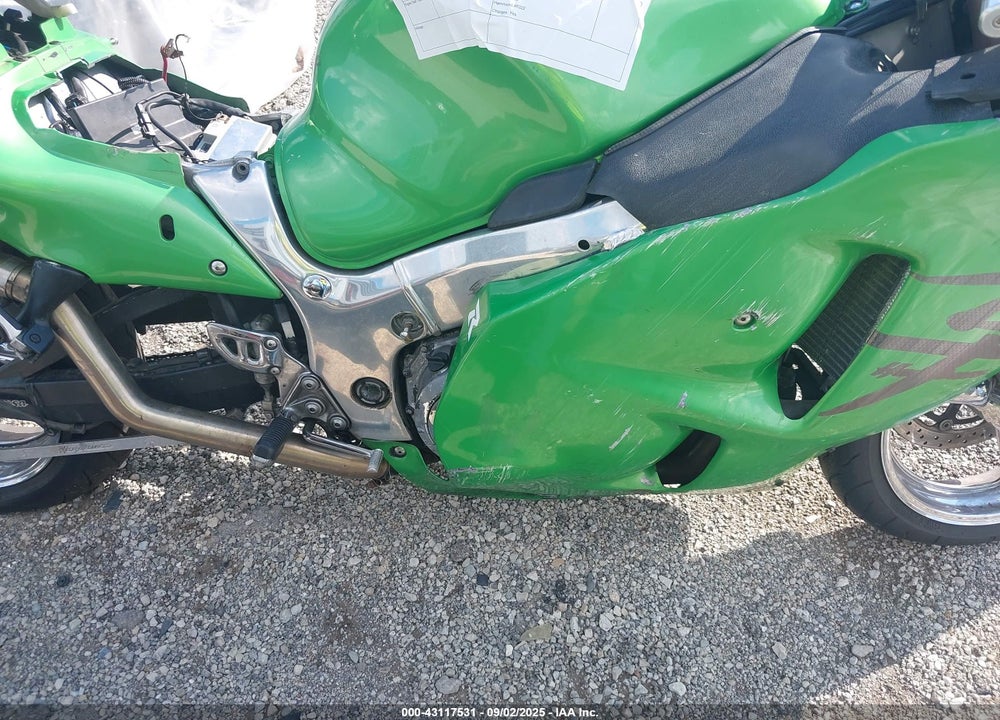 2003 SUZUKI GSX1300 R VIN: JS1GW71A832102601