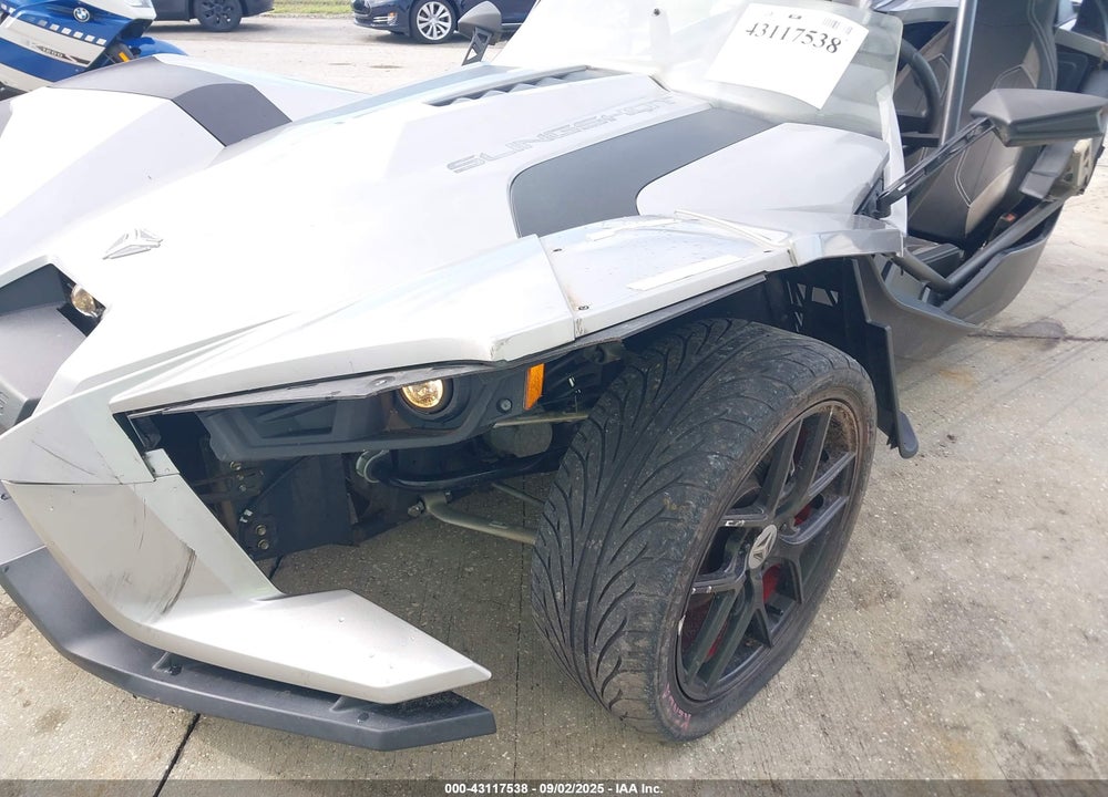 2016 POLARIS SLINGSHOT SL VIN: 57XAAPFA8G7113424