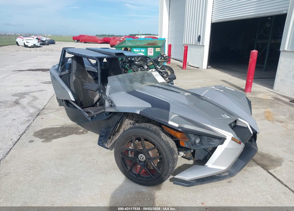 2016 POLARIS SLINGSHOT SL VIN: 57XAAPFA8G7113424