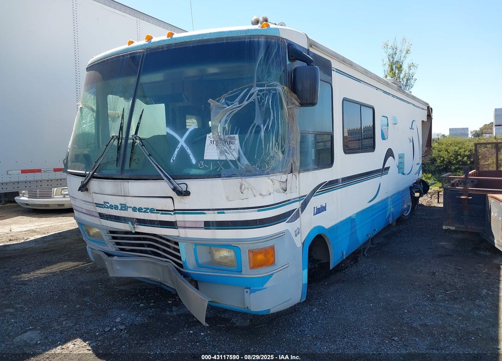 1998 CHEVROLET P30 VIN: 1GBLP37J3W3309790